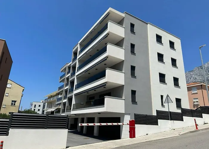 Lea, Lejlighed Makarska