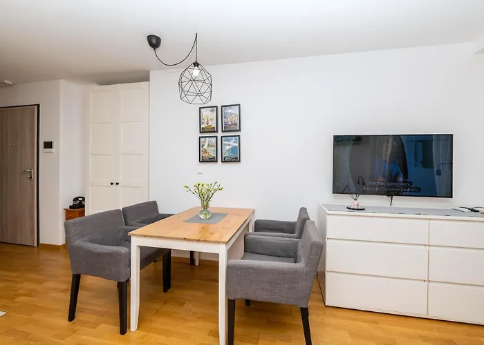Apartament Lea, *